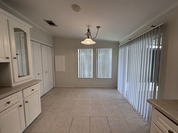 4th image of 2405 Kelly Dr #2405