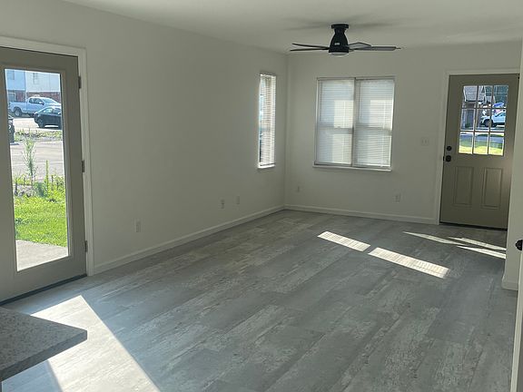 3rd image of 237 Fulkerson Dr #B