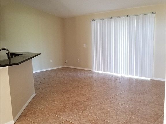 3rd image of 504 Aspen Ave S