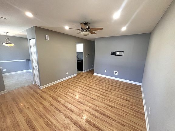 2nd image of 2S611 Continental Dr