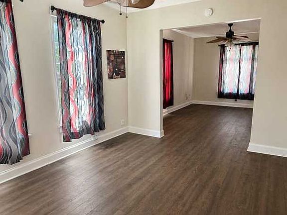 3rd image of 234 W 105th Pl