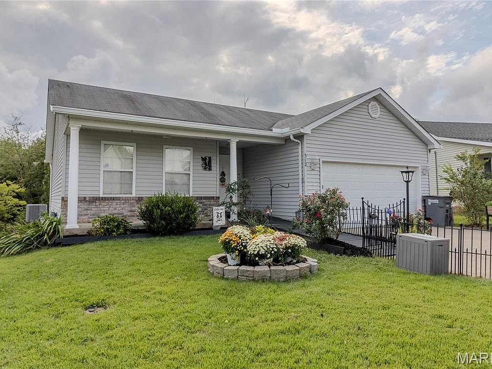 1st image of 312 Arbor Cir
