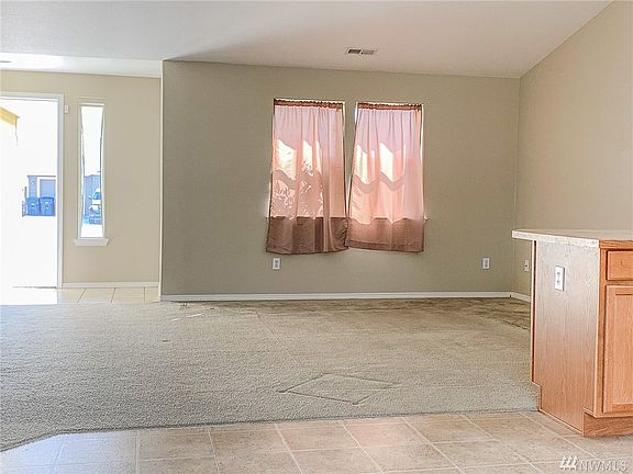 2nd image of 1408 E Crossroads Dr