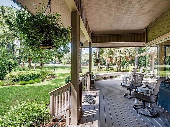 5th image of 121 Moss Creek Dr