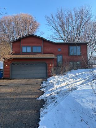 1018 N Benton Dr, Sauk Rapids, MN 56379