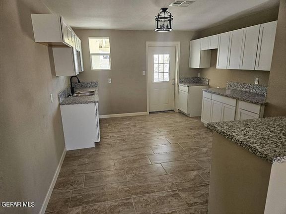3rd image of 7820 Santa Cruz Ct