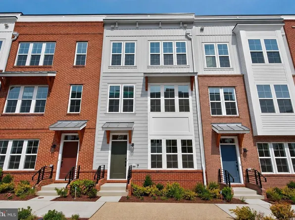 2521 Farmstead Dr #212, Rockville, MD 20850