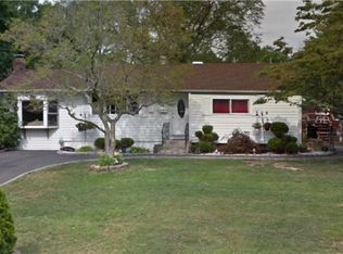 66 Gibbs Rd, Central Islip, NY 11722