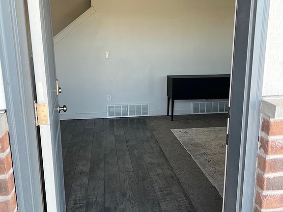 3rd image of 3707 W Drexler Dr