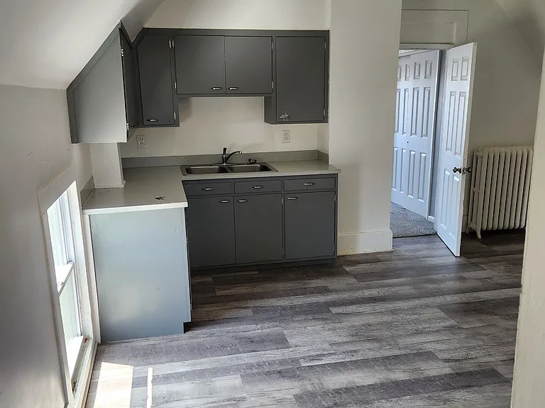 315 N High St #D — Photo 8