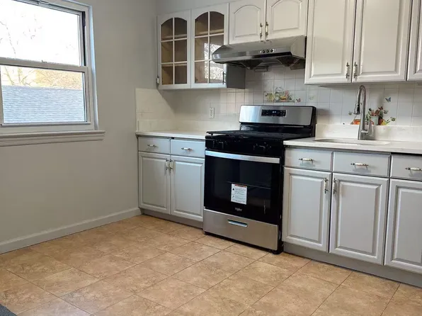 (undisclosed Address), Fresh Meadows, NY 11365