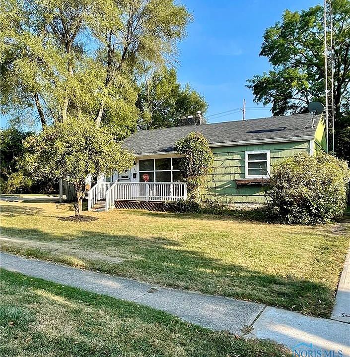 2nd image of 400 W Wayne St