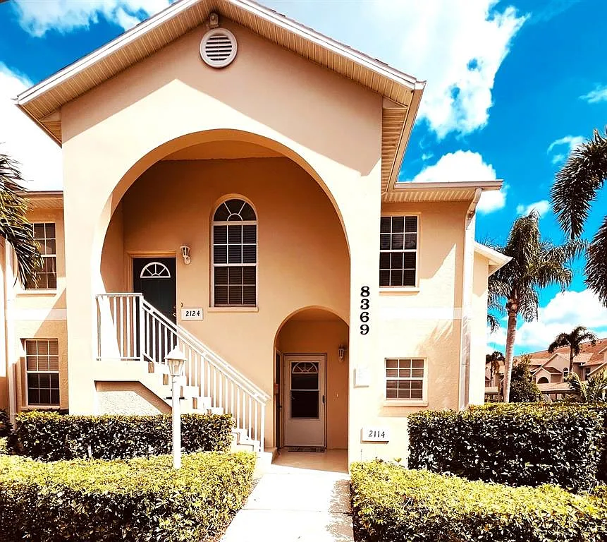 3 bed, 2.0 bath, 1232 sqft, $4,800 — Photo 1