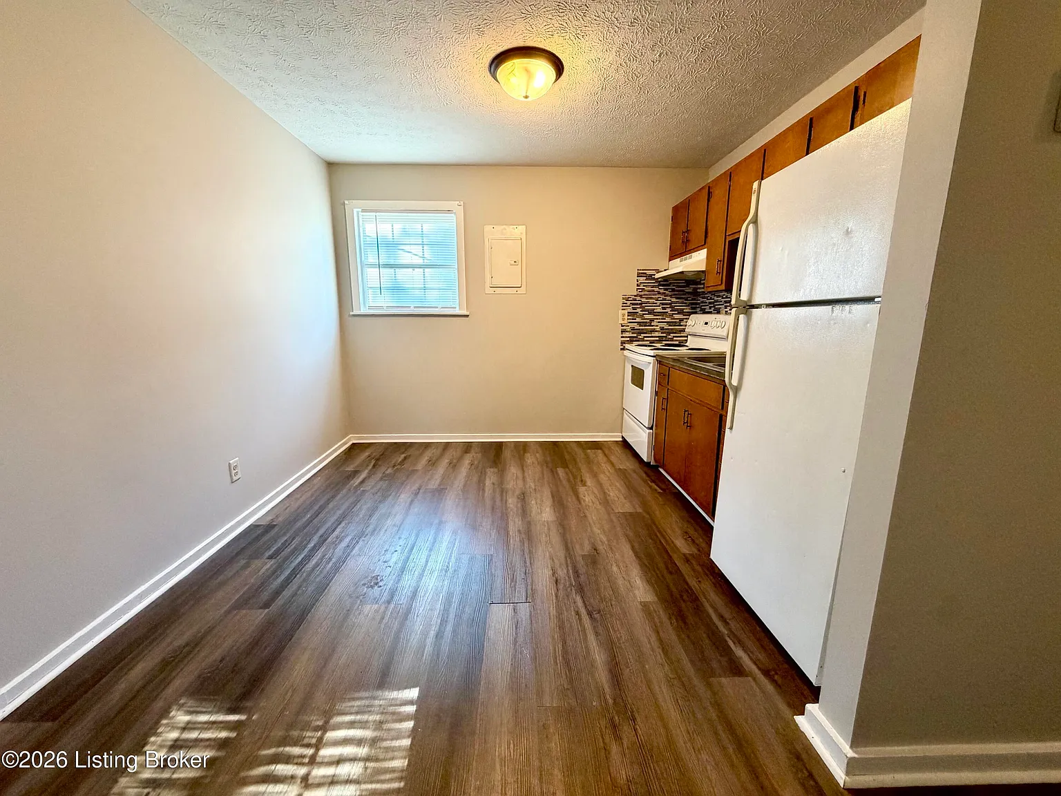 2 bed, 1.0 bath, 750 sqft, $900 — Photo 4