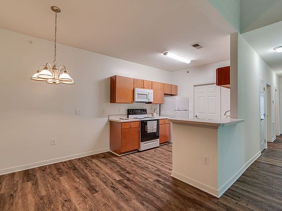 2nd image of 301 Northwynd Cir #604