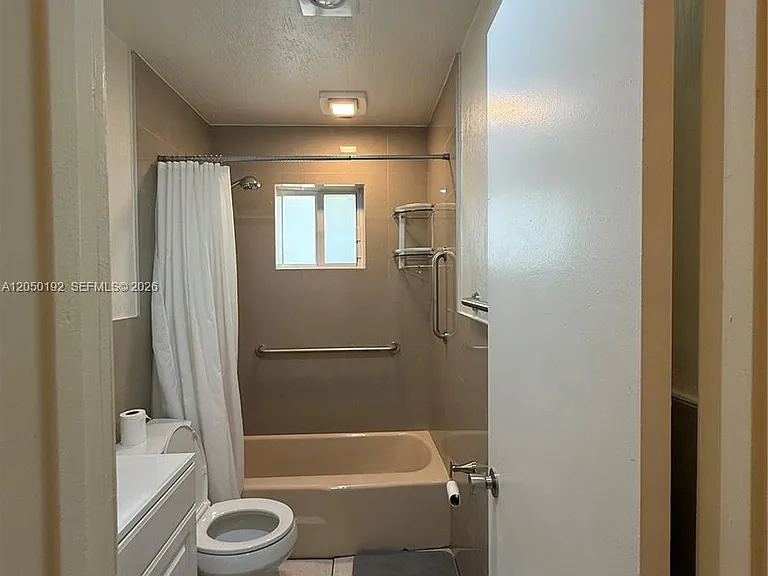 5431 NW 17th Ct — Photo 8