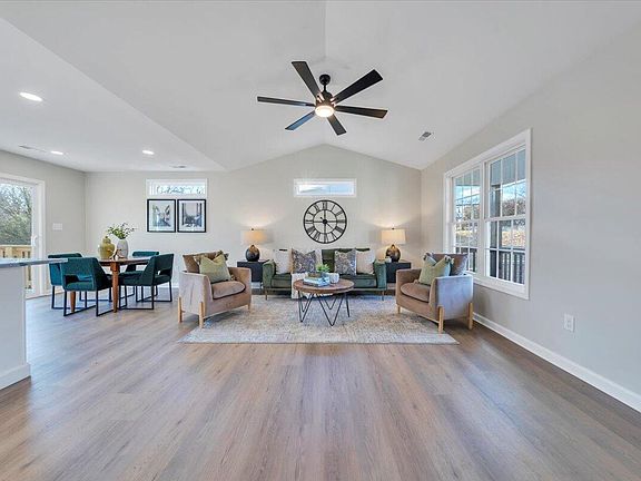 3rd image of 2315 Vale Ave