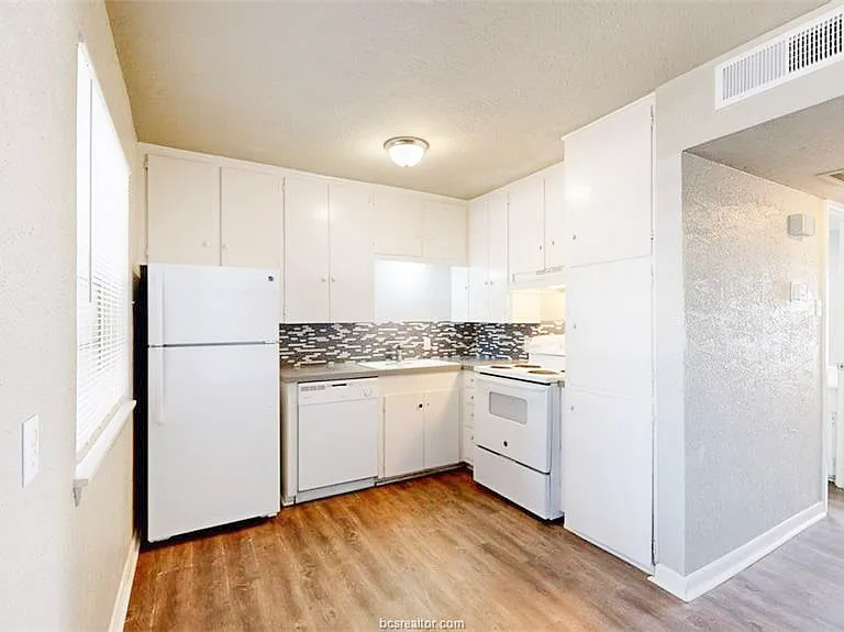 3800 E 29th St #19 — Photo 19