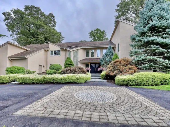 172 Truman Dr, Cresskill, NJ 07626