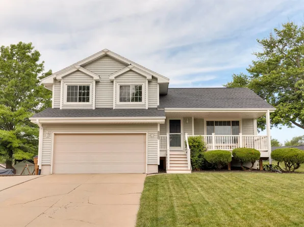 1221 E 14th St, Norwalk, IA 50211