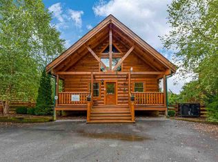 1107 Towering Oaks Dr, Sevierville, TN 37876