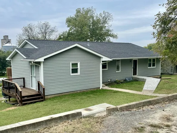 201 E Sulphur St, New Franklin, MO 65274