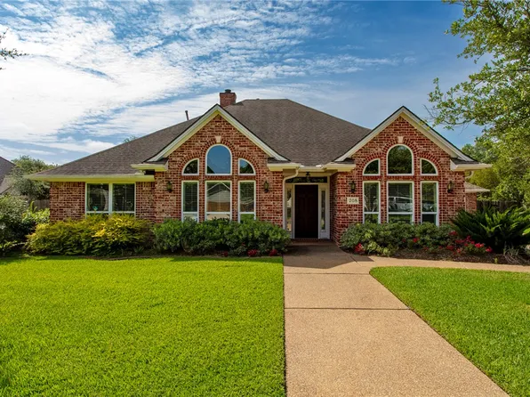 708 Putter Ct, College Station, TX 77845