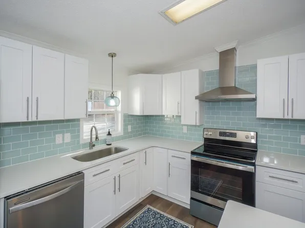 82 Seminole Point Ln, Siler City, NC 27344