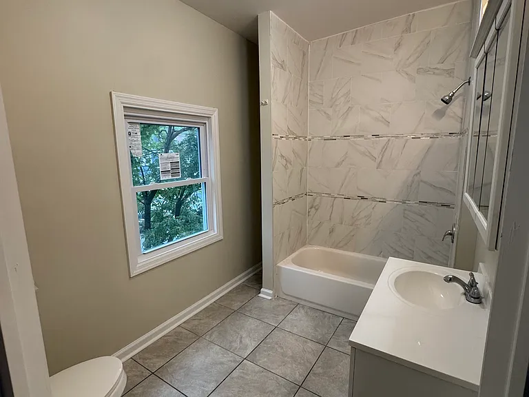195 N 11th St #3 — Photo 8