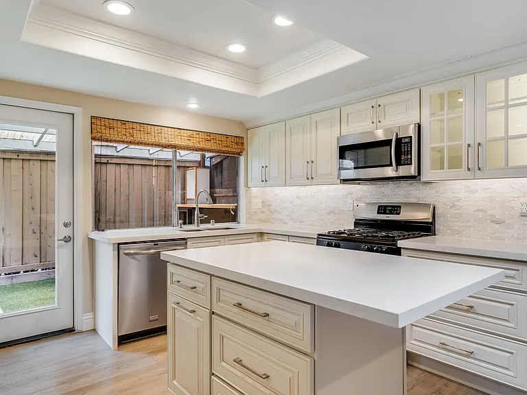 2733 W Keller Ave #1 — Photo 11
