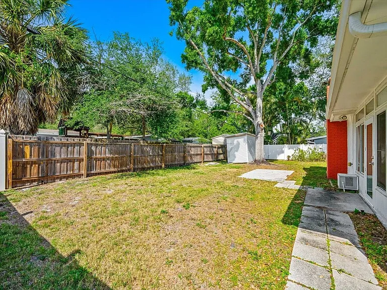3315 W Beaumont St — Photo 50