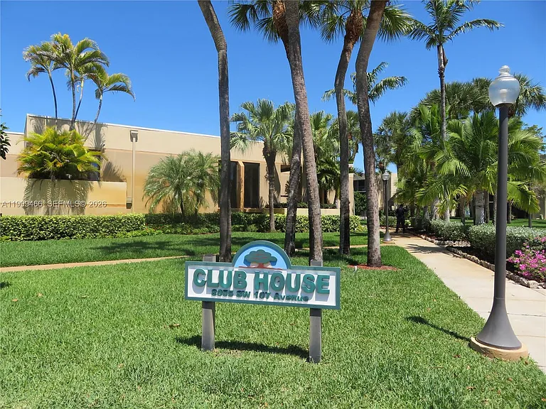 8075 SW 107th Ave #305 — Photo 4