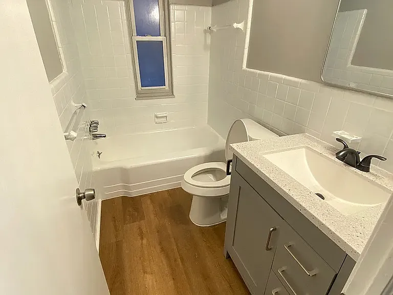 19367 Plainview Ave — Photo 11