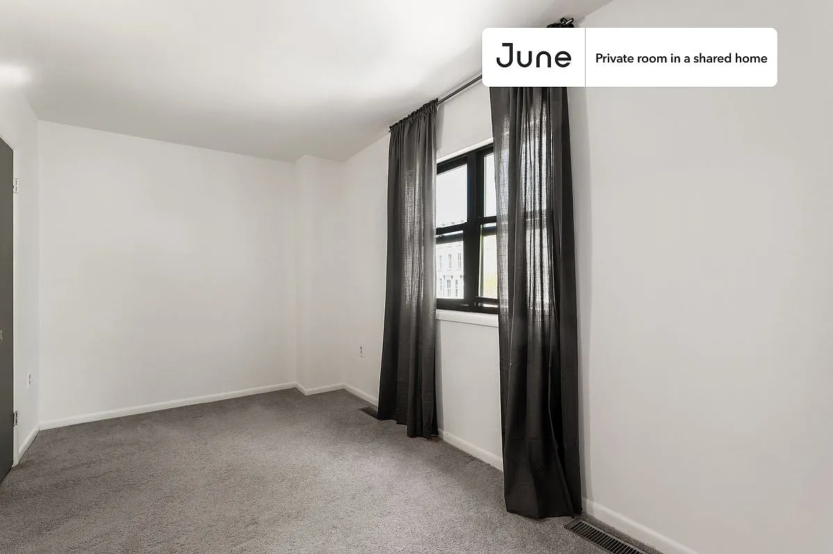 Building Photo - 1318 11th St NW #2B