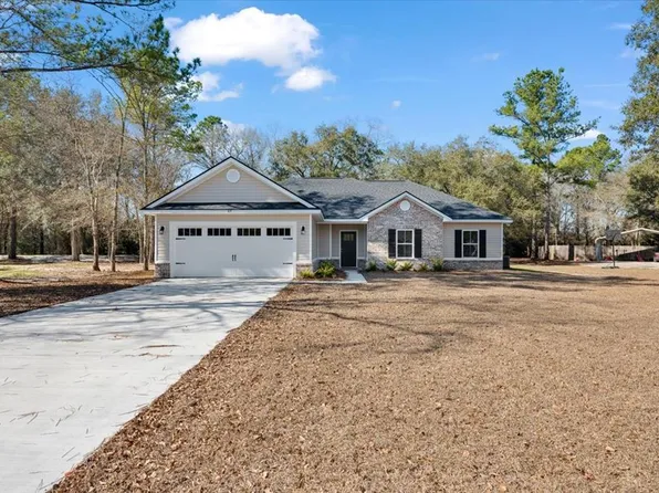 403 Long Leaf Ln, Jesup, GA 31545