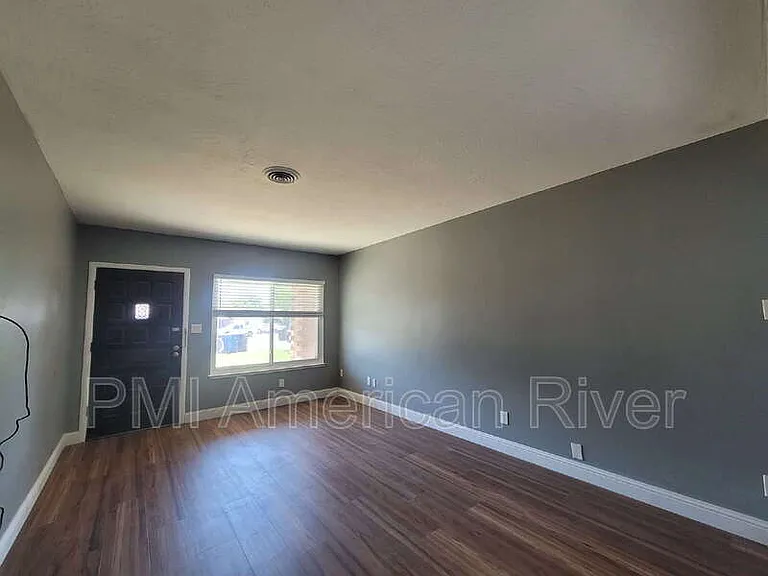 1321 Oak Terrace Ct — Photo 14