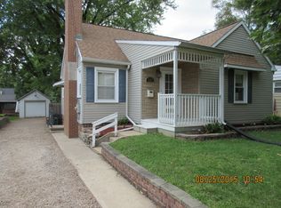 927 N Dixon Ave, Dixon, IL 61021