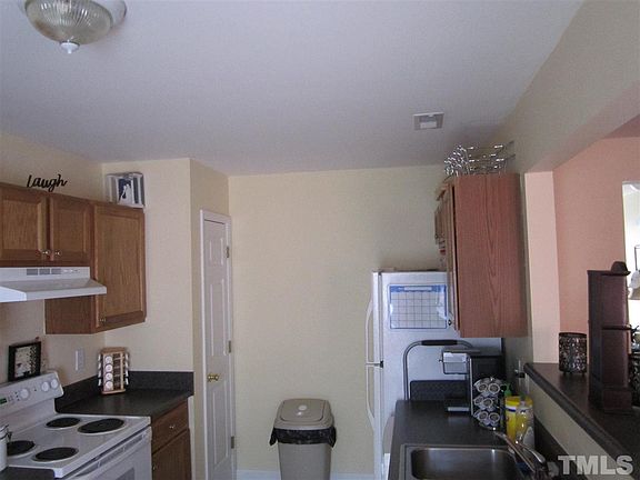 3rd image of 169 Anna St
