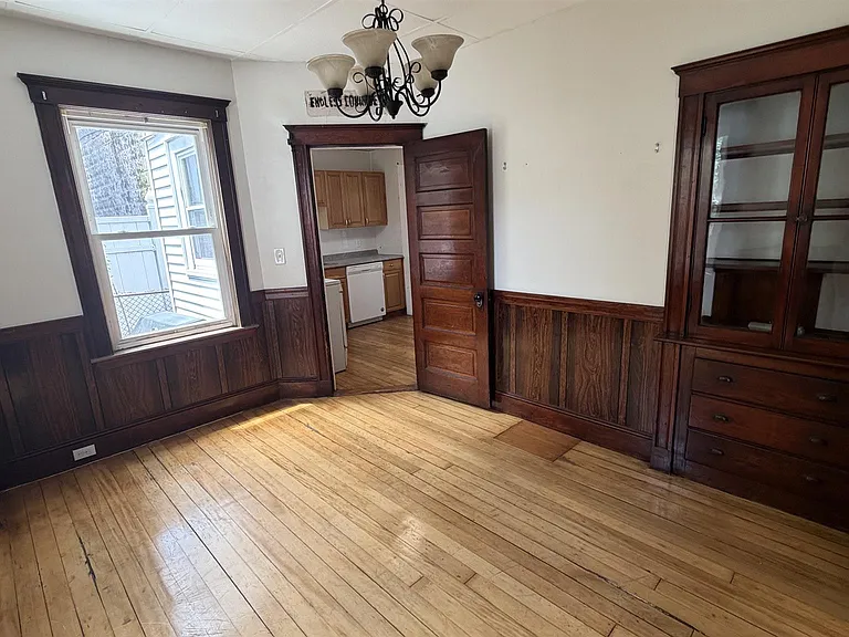 374 McGrath Hwy — Photo 8