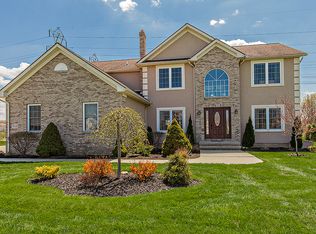 35120 Spatterdock Ln, Solon, OH 44139