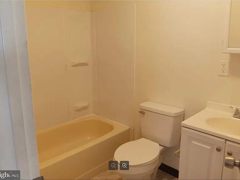 5304 Jackson St #2 — Photo 6
