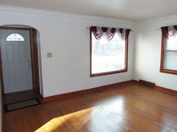 2nd image of 4555 N 40th St