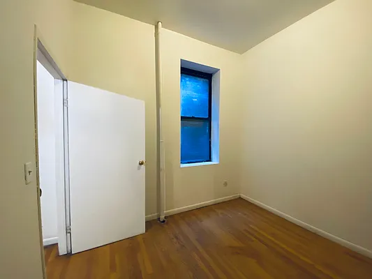 Rented by R New York | media 12