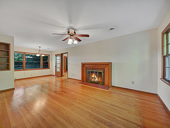 4th image of 5217 Daphne Dr