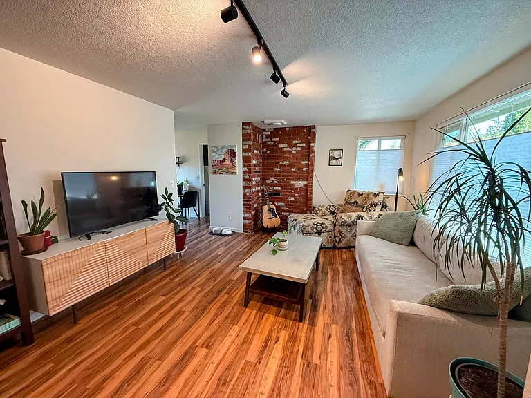 20613 Brant Ct — Photo 2