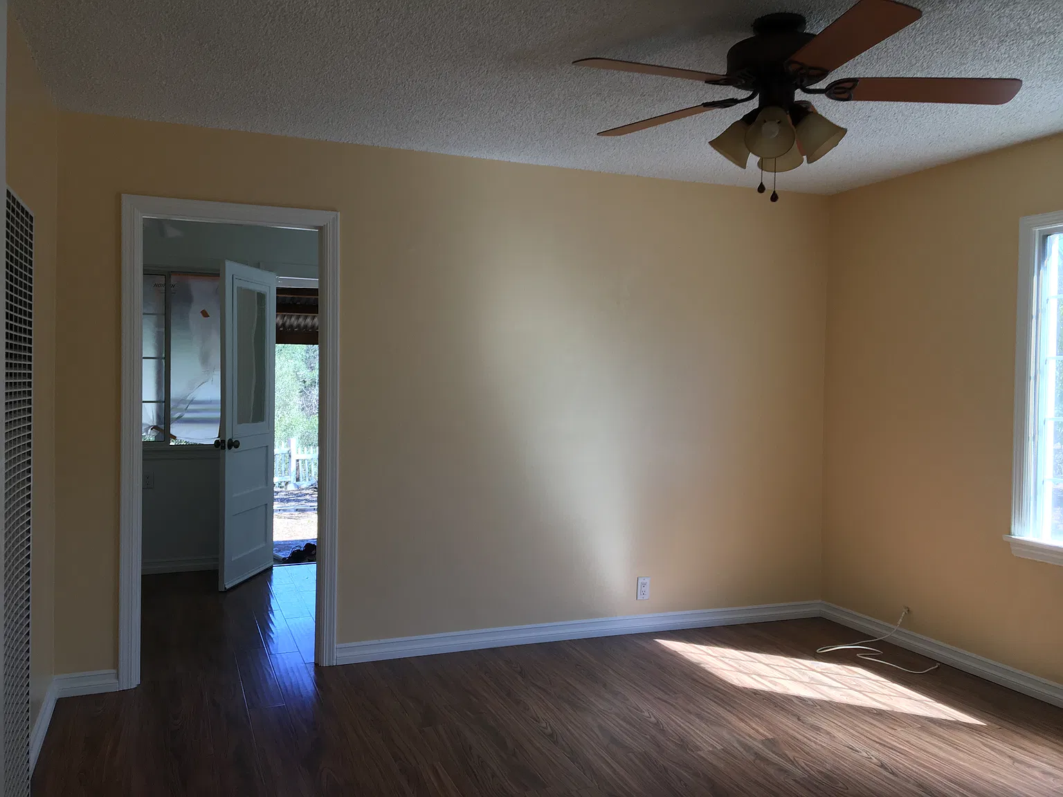 1 bed, 1.5 bath, 800 sqft, $1,900 — Photo 3