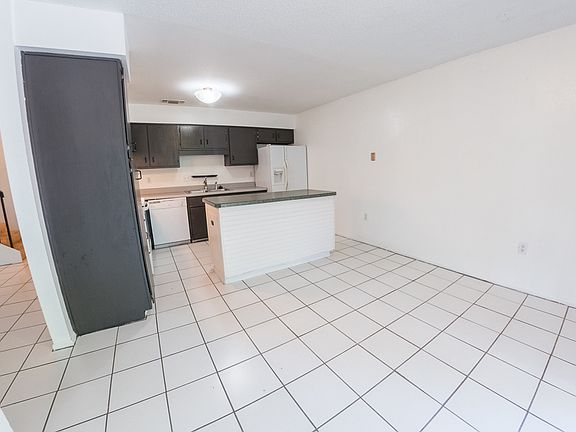 5th image of 630 Heatherton Vlg