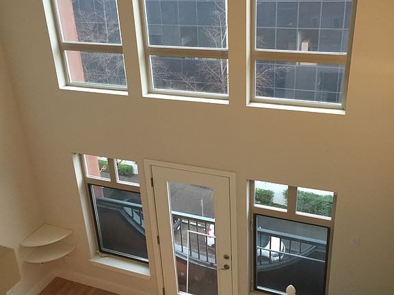 5th image of 123 Queen Anne Ave N APT 507