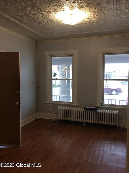 5th image of 168 6TH Avenue