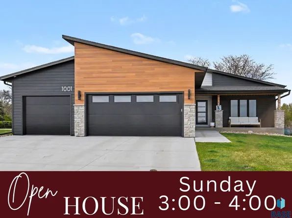 1001 S Moonlight Cir, Brandon, SD 57005